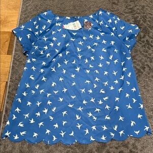 Wallpapher Blue and White Bird Print Top